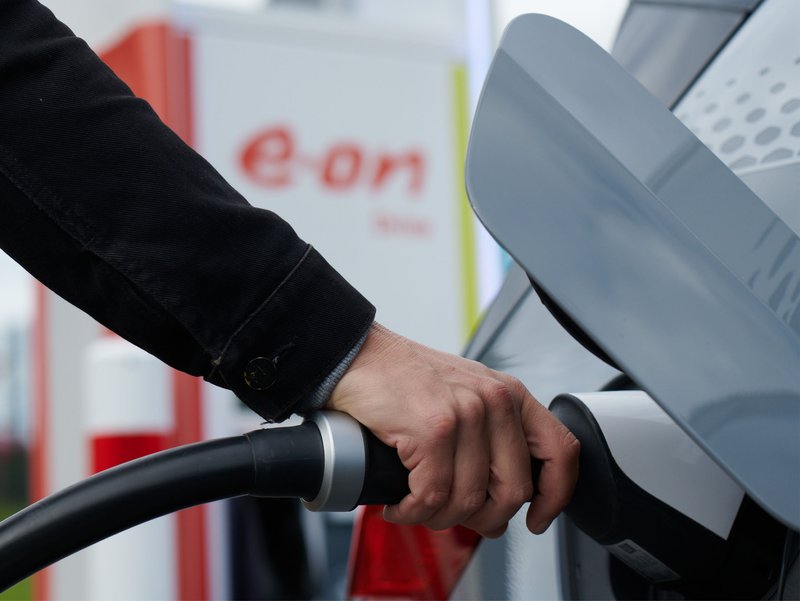 Bild e-mobilitaet-vormarsch-eon-studie.jpg